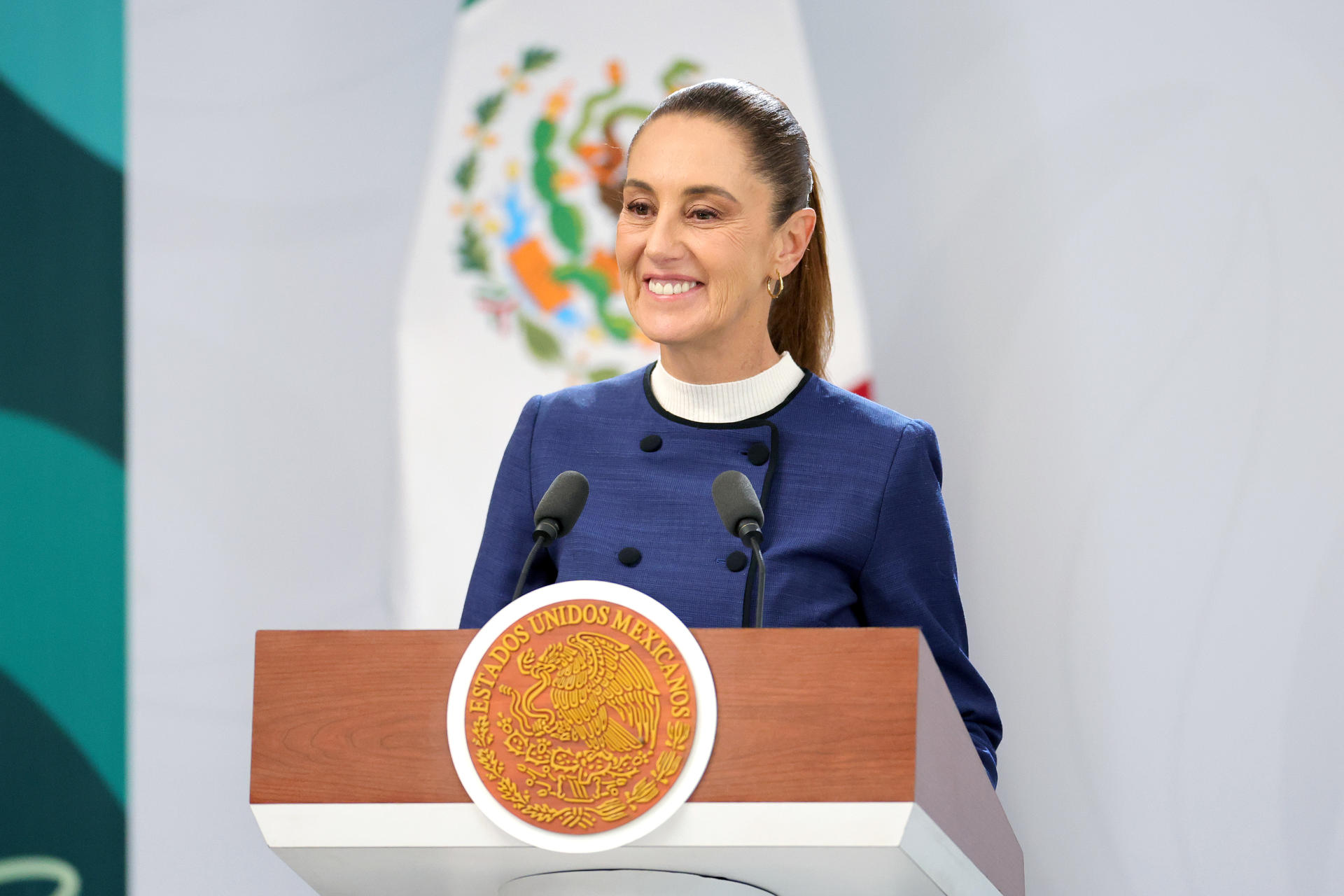 La presidenta de México, Claudia Sheinbaum, habla durante una rueda de prensa en el municipio de Zapopan en Jaisco (México). EFE/Francisco Guasco