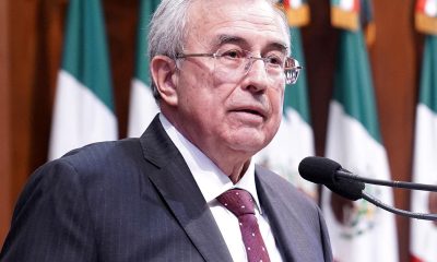 Fotografía de archivo del 25 de febrero de 2022 que muestra al gobernador de Sinaloa, Rubén Rocha Moya, hablando en un acto protocolario en Culiacán (México). EFE/Juan Carlos Cruz