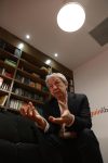 El escritor mexicano David Toscana habla en una entrevista con EFE este sábado, en Ciudad de México (México). EFE/ Alex Cruz
