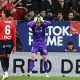 -El portero de Osasuna Sergio Herrera, durante el partido de la jornada 34 de LaLiga entre el Osasuna y el Barcelona, este sábado en el estadio El Sadar en Pamplona.-EFE/ Iñaki Porto