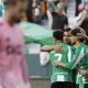 El jugador del Betis Juan Camilo Hernández "Cucho" celebra su segundo gol contra el Oviedo, durante el partido de la jornada 34 de LaLiga EA Sports entre Betis y Oviedo, en el estadio de La Cartuja en Sevilla. EFE/ Julio Muñoz