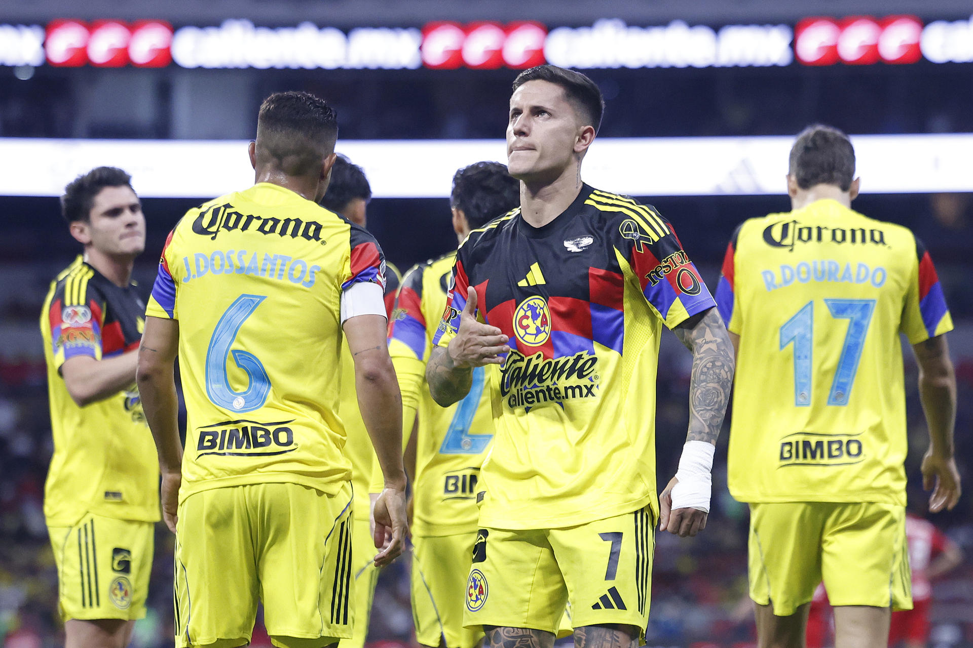 Paul Rodríguez (c) de América celebra un gol en el estadio Banorte en la Ciudad de México (México). Fotografía de archivo. EFE/ Sáshenka Gutiérrez