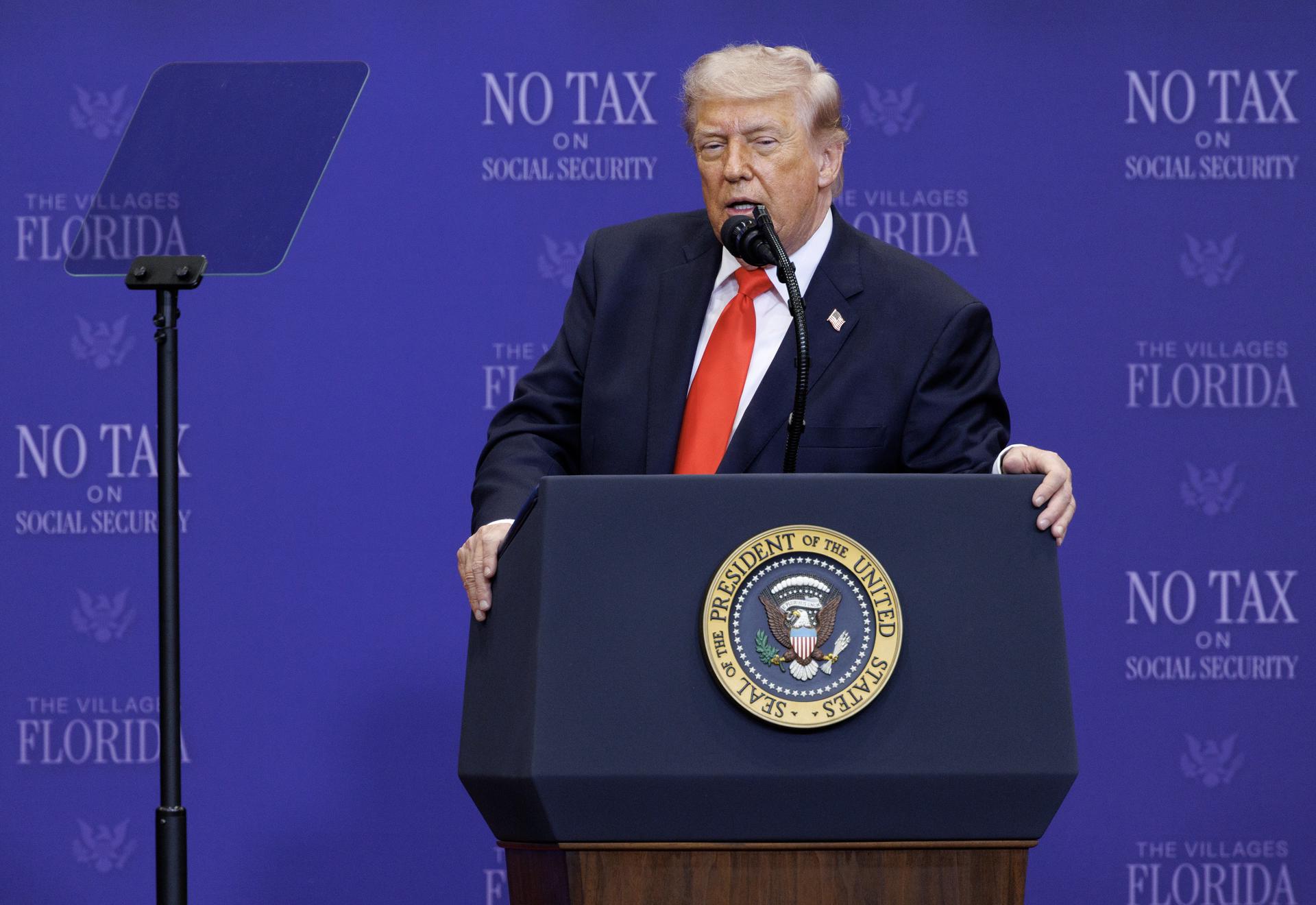 El presidente de Estados Unidos, Donald Trump, fue captado el pasado 1 de mayo, al pronunciar un discurso durante un acto en The Villages (Florida, EE.UU.). EFE/Cristóbal Herrera