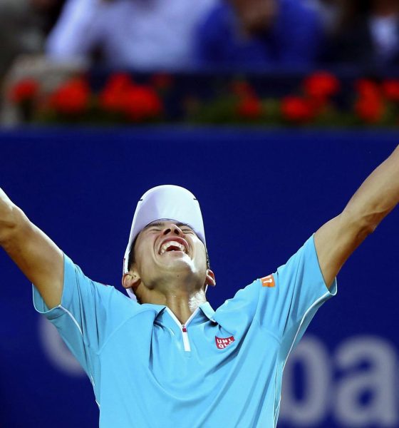 Fotografía de Toni Albir, en la que puede verse en una imagen de archivo del 26 de abril de 2015 al tenista japonés Kei Nishikori, durante un torneo. EFE
