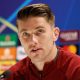 El jugador sueco del Arsenal Viktor Gyokeres atiende a los medios en la rueda de prensa previa a la vuelta de semifiales de la Liga de Campeones que se juega este martes en Londres. EFE/EPA/DAVID CLIFF