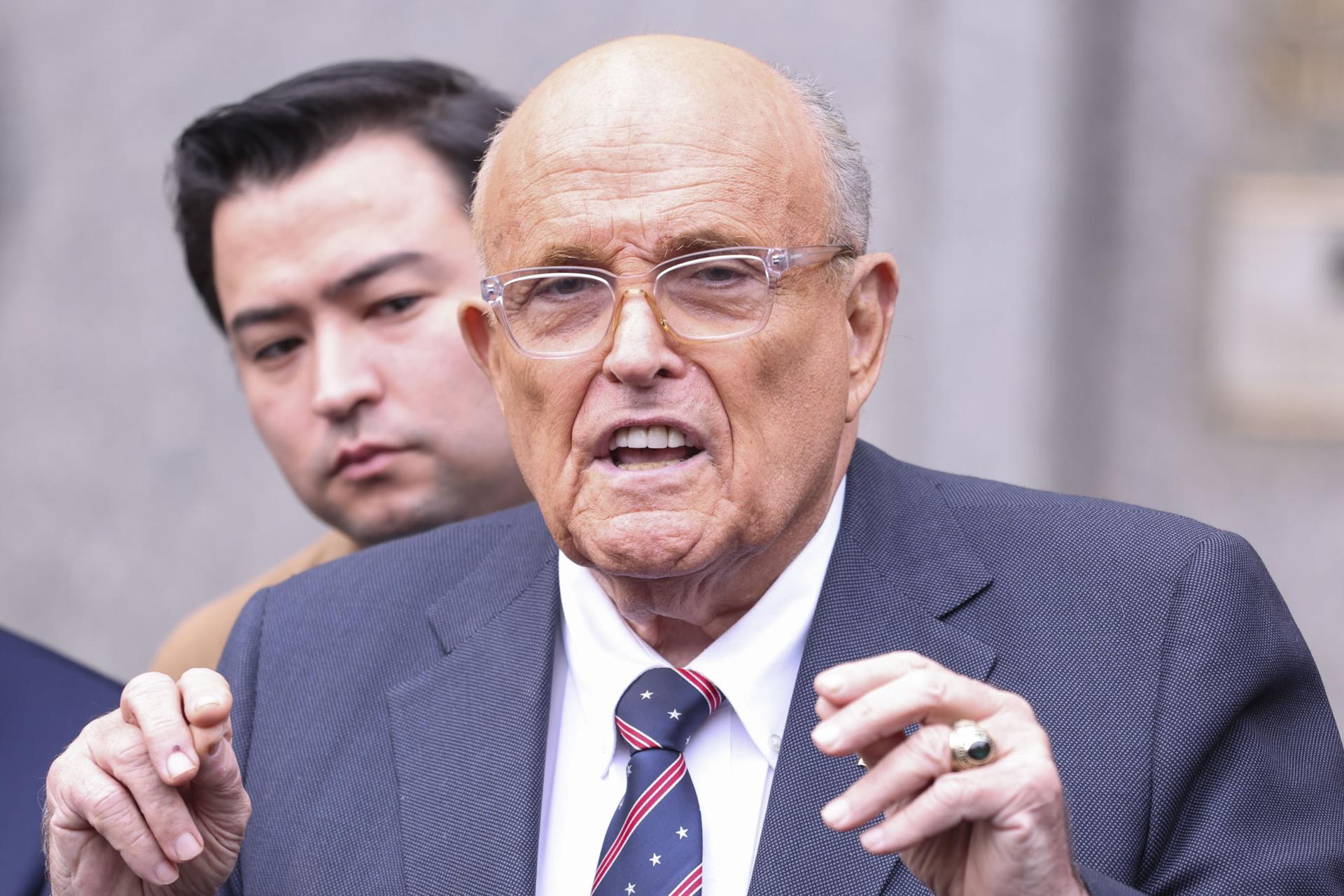 Fotografía de archivo, tomada en noviembre de 2024, del exalcalde de la ciudad de Nueva York Rudy Giuliani, durante un acto público, en Manhattan (NY, EE.UU.). EFE/ Sarah Yenesel