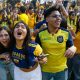 Aficionadas ecuatorianas celebran en Quito la victoria (2-1) de la Tri ante Alemania este jueves en un partido del Grupo E del Mundial 2026. EFE/ José Jácome