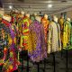 El Museo Maillol de París dedica una exposición a la obra del diseñador italiano Gianni Versace (1946-1997), cuyos conjuntos y diseños se cuentan entre los más célebres de la historia de la moda, 80 años después de su nacimiento. La muestra, titulada 'Gianni Versace. Retrospective', sigue el recorrido del estilista desde sus primeras influencias a orillas del Mediterráneo, en su Regio Calabria natal (al sur de Italia), hasta las más exclusivas pasarelas de París, y estará disponible "durante todo el verano". EFE/ Pol Lloberas Cardona