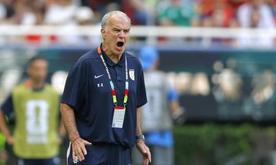 Fotografía del 26 de junio de 2026 en la que se observa al seleccionador de Uruguay, Marcelo Bielsa, al reaccionar durante un partido del grupo H del Mundial de la FIFA 2026 entre Uruguay y España en el estadio Akron en Guadalajara (México). EFE/ Francisco Guasco
