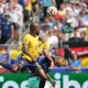 Enner Valencia (i), de Ecuador, disputa el balón con Jonathan Tah, de Alemania, este jueves en un partido del grupo E del Mundial 2026 en el estadio MetLife de Nueva Jersey (Estados Unidos). EFE/ Sebastiao Moreira