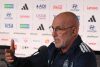 El seleccionador de España, Luis de la Fuente, habla en una rueda de prensa este jueves, en el estadio Guadalajara en Jalisco (México). EFE/ Alex Cruz
