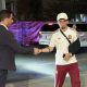 El jefe de los Servicios Médicos de la Real Federación Española de Fútbol, Claudio Vázquez Colomo (i), conversa con jugadores a su llegada al hotel de Chattanooga, tras el partido de anoche en Gadalajara (México) contra Uruguay. EFE/ Lavandeira Jr