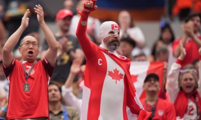 Aficionados de Canadá animan antes del partido de la segunda ronda de 32 de la Copa Mundial de la FIFA 2026. EFE/EPA/SCOTT STRAZZANTE