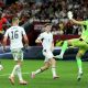 Romelu Lukaku (i), de Bélgica, marca el cuarto gol de su equipo con un cabezazo durante el partido de la fase de grupos de la Copa Mundial de la FIFA 2026 entre Nueva Zelanda y Bélgica en Vancouver (Canadá). EFE/BOB FRID