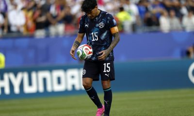 Gustavo Gómez, de Paraguay, se alista para ejecutar su lanzamiento durante la tanda de penaltis del partido de dieciseisavos de final de la Copa Mundial de la FIFA 2026 entre Alemania y Paraguay en Boston, Massachusetts (EE.UU.). EFE/GREG COOPER