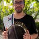 Darío Iza Pilaquinga, líder indígena -antropólogo, gestor cultural, comunicador social y defensor de la naturaleza y los derechos humanos- atiende a EFE en Madrid. EFE/Raúl Gómez