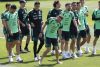 Los jugadores de la selección de fútbol de México durante el entrenamiento que el combinado nacional practica este viernes en el Centro de Alto Rendimiento, en Ciudad de México. EFE/Sashenka Gutiérrez
