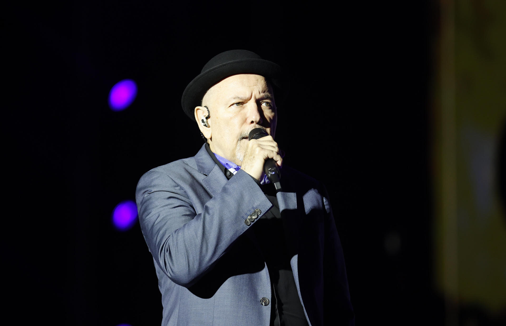 Fotografía de archivo en la que se captó al cantante panameño Rubén Blades, durante una presentación, en Bogotá (Colombia). EFE/Mauricio Dueñas