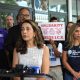 La subdirectora de la Coalición de Inmigrantes de Florida (FLIC), Renata Bozzetto, habla durante una conferencia de prensa este jueves frente al Ayuntamiento de Miami, Florida (EE.UU.). EFE/Pedro Pablo Cortés