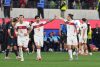 Jugadores de la eliminada selección de Turquía celebran este jueves en Los Ángeles la victoria sobre Estados Unidos. EFE/ Omar Alonso
