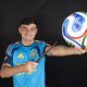 El jugador de la selección española Pedro González López, 'Pedri', posa con una varita mágica de juguete durante una entrevista con Efe en la concentración de la selección española en Chattanooga, (Estados Unidos). EFE/Lavandeira jr