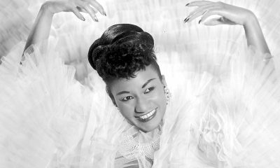 Fotografía cedida por Pinecrest Gardens donde aparece la 'Reina de la salsa', la cantante cubana Celia Cruz . EFE/Pinecrest Gardens /SOLO USO EDITORIAL /NO VENTAS /SOLO DISPONIBLE PARA ILUSTRAR LA NOTICIA QUE ACOMPAÑA /CRÉDITO OBLIGATORIO
