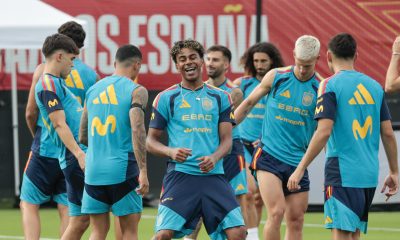 Lamine Yamal (c), de España, durante un entrenamiento en Chattanooga (Estados Unidos). EFE/Lavandeira Jr