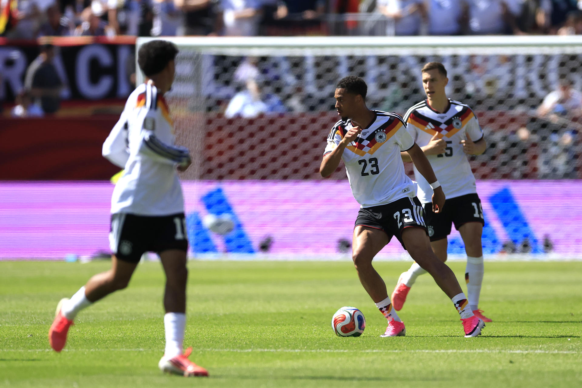 Felix Nmecha (c) de Alemania controla el balón en un partido del grupo E del Mundial de la FIFA 2026 entre Alemania y Costa de Marfil en el estadio BMO en Toronto (Canadá). Imagen de archivo. EFE/ Bienvenido Velasco