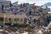 Rescatistas de Vietnam realizan labores de búsqueda de sobrevivientes a los terremotos, este martes en Catia La mar, La Guaira (Venezuela). EFE/ Miguel Gutiérrez