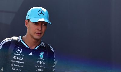 El piloto británico de Mercedes George Russell llega al Gran Premio de Austria de Fórmula 1, en el circuito de Red Bull Ring en Spielberg, Austria. EFE/EPA/ANNA SZILAGYI