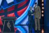 El español Aday Mara (d) posa junto al comisionado de la NBA, Adam Silver, durante el draft de la NBA en Nueva York (Estados Unidos). EFE/Ángel Colmenares