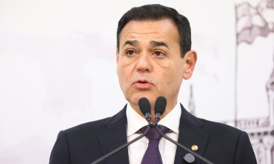El ministro de relaciones exteriores de Paraguay, Rubén Ramírez, habla en una rueda de prensa este jueves, en Asunción (Paraguay). EFE/ Juan Pablo Pino