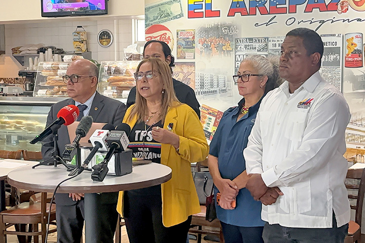 Venezolanos y haitianos renuevan lucha por el TPS