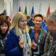Fotografía del pasado 2 de febrero, en la que puede verse a la presidenta del COI, Kirsty Coventry (i), durante los Juegos Olímpicos de invierno de Milán-Cortina. EFE/MATTEO CORNER