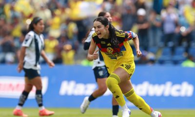 Scarlett Camberos de América celebra un gol en un partido celebrado en el estadio Ciudad de los Deportes en Ciudad de México (México). EFE/ Alex Cruz