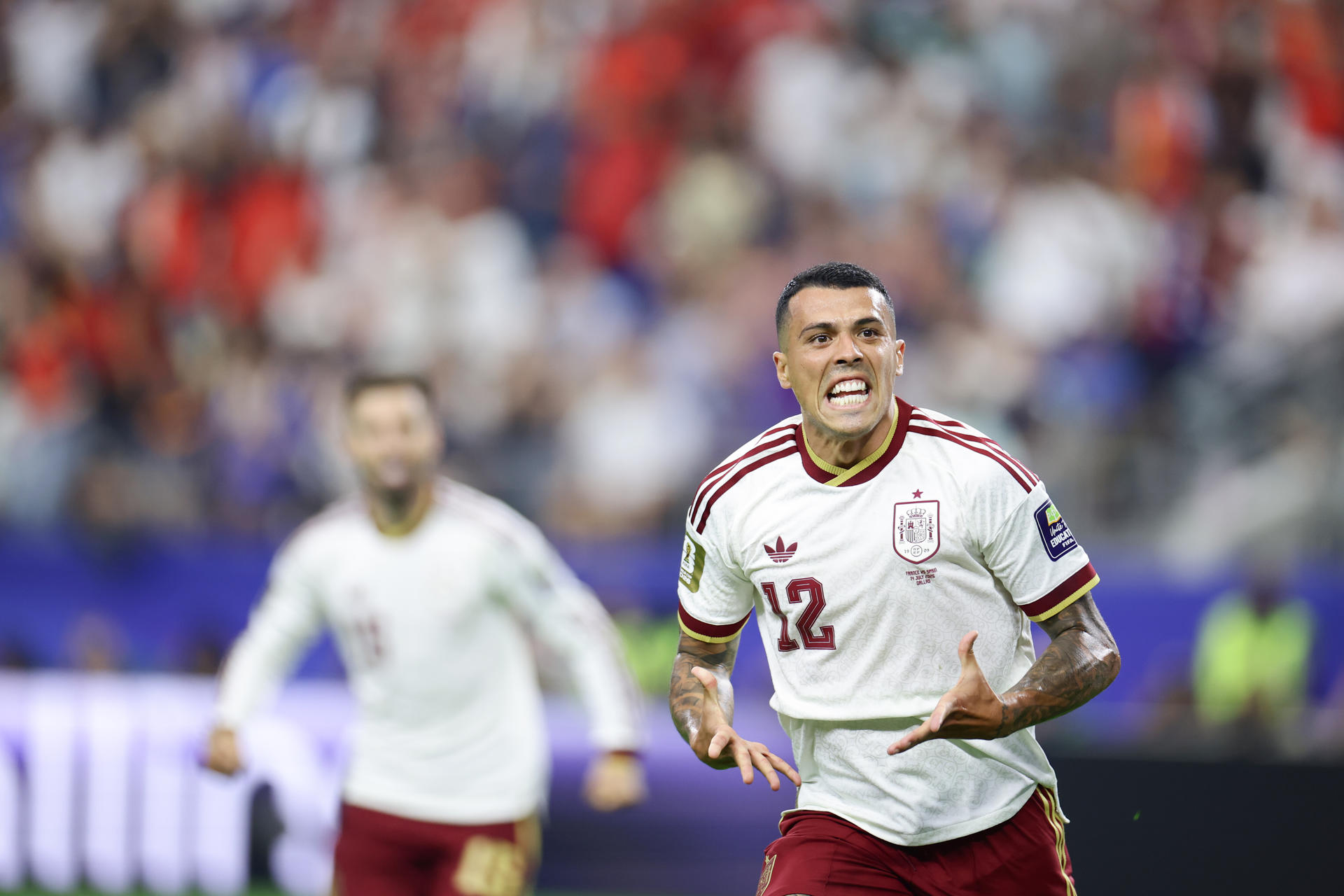 Pedro Porro de España celebra un gol este martes, en el partido de semifinales del Mundial de la FIFA 2026 entre Francia y España en el estadio AT&T en Arlington (Estados Unidos). EFE/ Carlos Ramírez