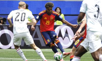 El internacional español Lamine Yamal (c), durante el partido disputado este jueves contra Austria, correspondiente a los dieciseisavos de final del Mundial de Estados Unidos, México y Canadá. EFE/ Lavandeira Jr