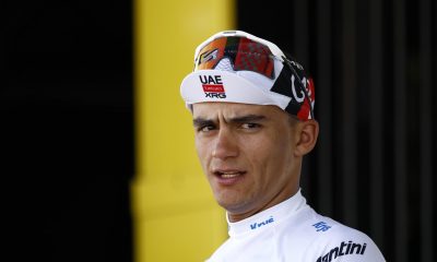 El mexicano Isaac del Toro tras la noveta etapa del Tou con final en Ussel, Francia. EFE/EPA/YOAN VALAT