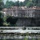 Vista del bajo nivel de agua del río Po, que dejó al descubierto bancos de arena y lechos de grava, cerca del puente Vittorio Emanuele I en Turín, Italia. EFE/EPA/TINO ROMANO