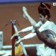 Fotografía de archivo (18/07/1976) de la gimnasta rumana Nadia Comaneci, durante su actuación en barras paralelas asimétricas en los Juegos Olímpicos de Montreal de 1976, donde obtuvo una puntuación máxima de 10 puntos, nota que se concedió por primera vez en gimnasia en unos Juegos Olímpicos, y que le valieron una medalla de oro. Medio siglo después de su inauguración, los Juegos Olímpicos de Montreal siguen siendo una de las citas más contradictorias de la historia olímpica: la perfección de Nadia Comaneci convivió con el boicot contra el apartheid, la crisis de Taiwán y una factura que Canadá tardó tres décadas en cerrar. EFE