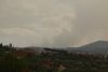 Imagen del humo del grave incendio forestal que afecta al suroeste de la provincia de Madrid. EFE/Mariscal