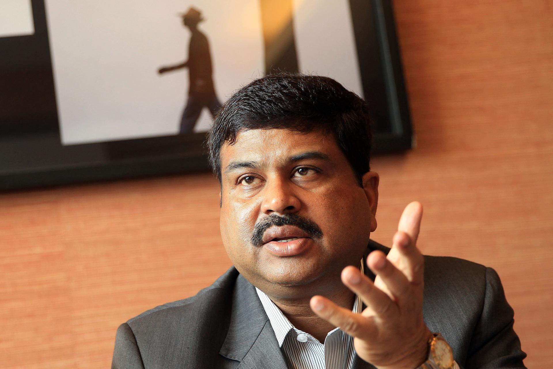 El ministro de Educación de la India, Dharmendra Pradhan, en una foto de archivo de 2015, cuando era titular de Petróleo y Gas Natural. EFE/Mauricio Dueñas Castañeda