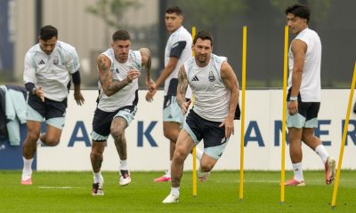 Lionel Messi y otros jugadores de la selección Argentina durante su entrenamiento en el Columbia Park Training Facility para preparar la final del Mundial 2026 frente a España. EFE/Ángel Colmenares