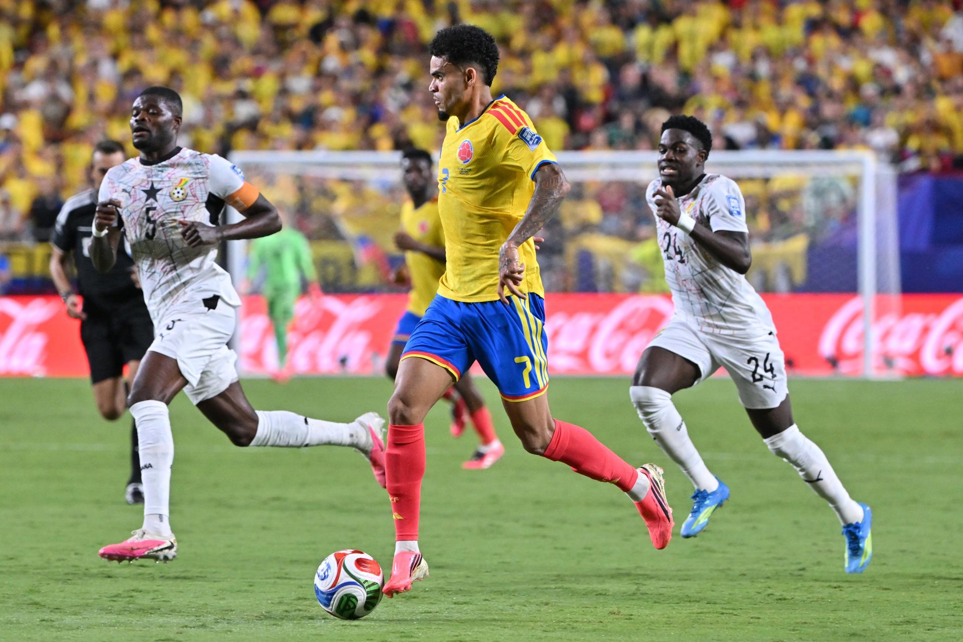 Luis Díaz, de Colombia, en acción durante el partido ante Ghana en Kansas City. EFE/EPA/AMY KONTRAS