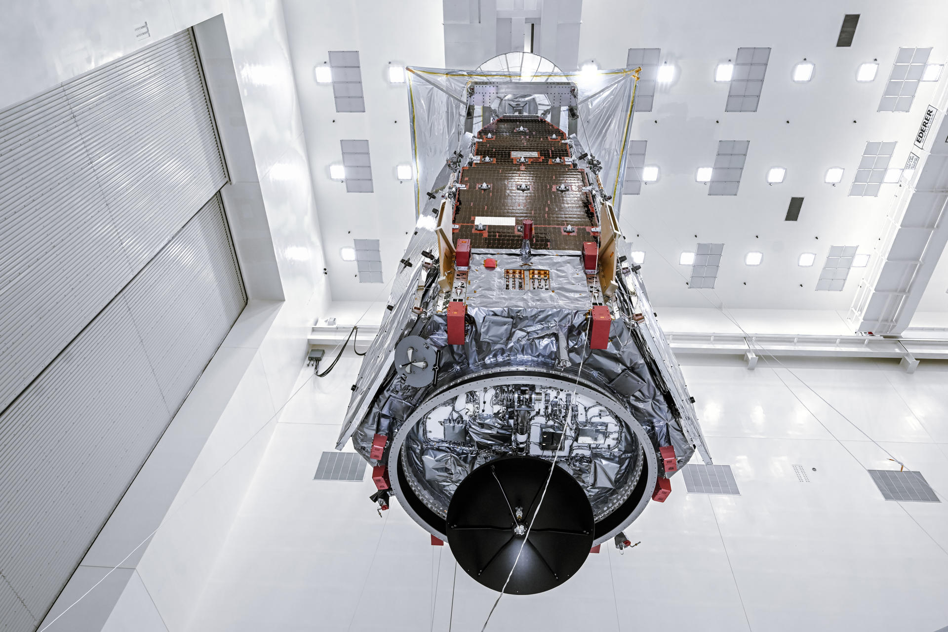 Fotografía cedida por la NASA que muestra el Telescopio Espacial Nancy Grace Roman en la Instalación de Servicio de Cargas Útiles Peligrosas del Centro Espacial Kennedy de la NASA, el 26 de julio de 2026, en Florida (Estados Unidos). EFE/Sydney Rohde /NASA /SOLO USO EDITORIAL /NO VENTAS /SOLO DISPONIBLE PARA ILUSTRAR LA NOTICIA QUE ACOMPAÑA /CRÉDITO OBLIGATORIO