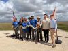 Fotografía del 19 mayo de 2026 cedida por la Comisión de Conservación de Peces y Vida Silvestre de Florida (FWC, por sus siglas en inglés) que muestra a algunos de sus integrantes posando con cazadores que sostienen una pitón durante la presentación a la prensa del inicio del 'Florida Python Challenge', un concurso anual que busca frenar la expansión de la pitón birmana invasora en la reserva natural de los Everglades y que repartirá 25.000 dólares en premios, que comienza este viernes y se extenderá hasta el 19 de julio en la Florida (Estados Unidos). EFE/ Comisión de Conservación de Peces y Vida Silvestre de Florida (FWC) SÓLO USO EDITORIAL NO VENTAS /SOLO USO EDITORIAL/ NO VENTAS /SOLO DISPONIBLE PARA ILUSTRAR LA NOTICIA QUE ACOMPAÑA (CRÉDITO OBLIGATORIO)
