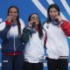 Víctoria Garza (i) de R.Dominicana, medalla de plata; Alejandra Estudillo (c) de México, medalla de oro; y Adriana Torres (d) de México, medalla de bronce, posan en el podio de la competencia de clavados 10m plataforma en los XXV Juegos Centroamericanos y del Caribe Santo Domingo 2026, en Santo Domingo (República Dominicana). EFE/ Rodrigo Sura