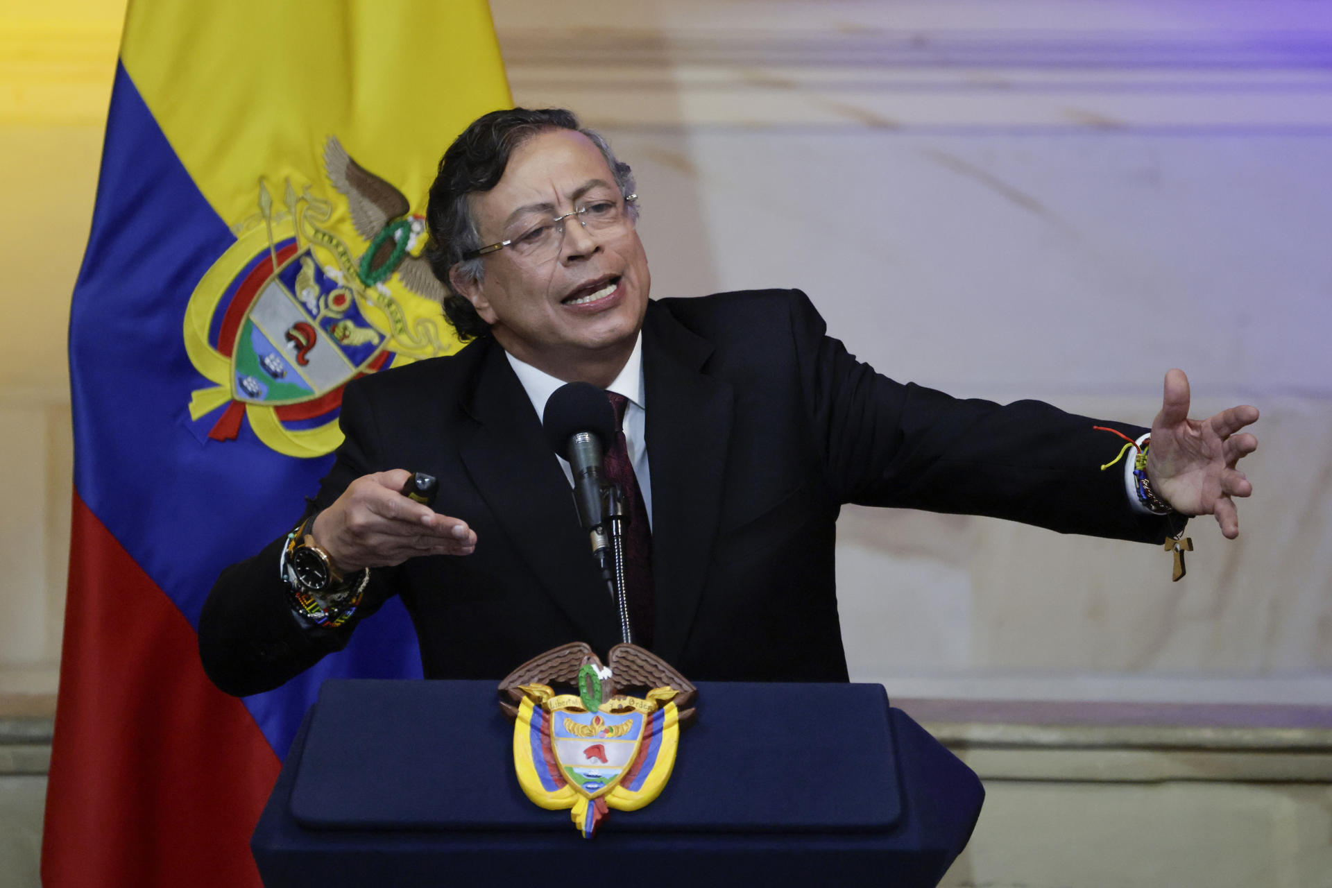 El presidente saliente de Colombia, Gustavo Petro, habla en la instalación del nuevo Congreso este lunes, en Bogotá (Colombia). EFE/ Carlos Ortega