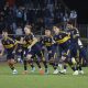 Jugadores de Boca Juniors celebran el pase a los octavos de final al ganar por penaltis en la Copa Sudamericana ante O'Higgins en el estadio Codelco El Teniente en Rancagua (Chile). EFE/Elvis González