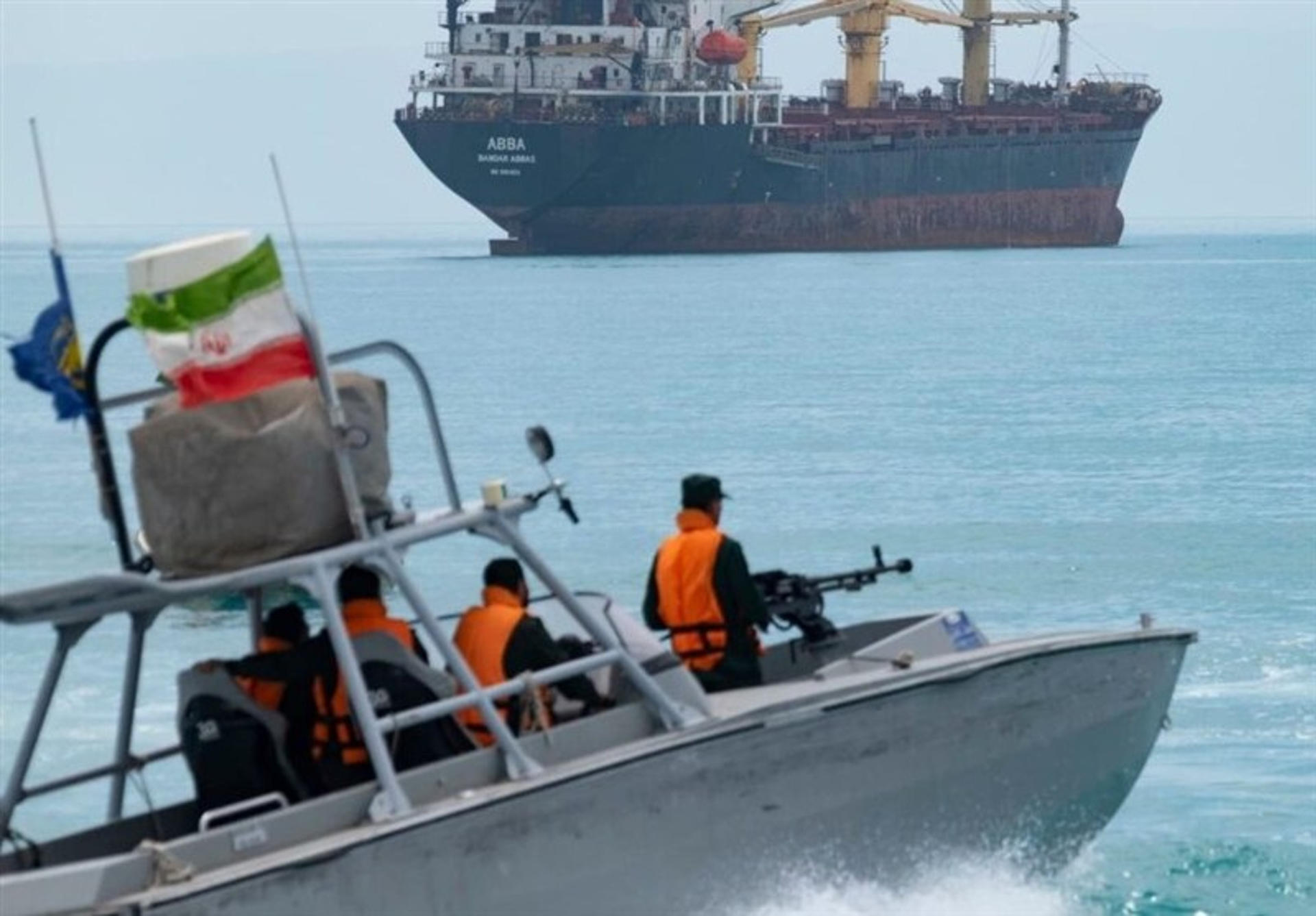 Una patrullera iraní en el estrecho de Ormuz. EFE/ Agencia iraní Tasnim - SOLO USO EDITORIAL/SOLO DISPONIBLE PARA ILUSTRAR LA NOTICIA QUE ACOMPAÑA (CRÉDITO OBLIGATORIO) -